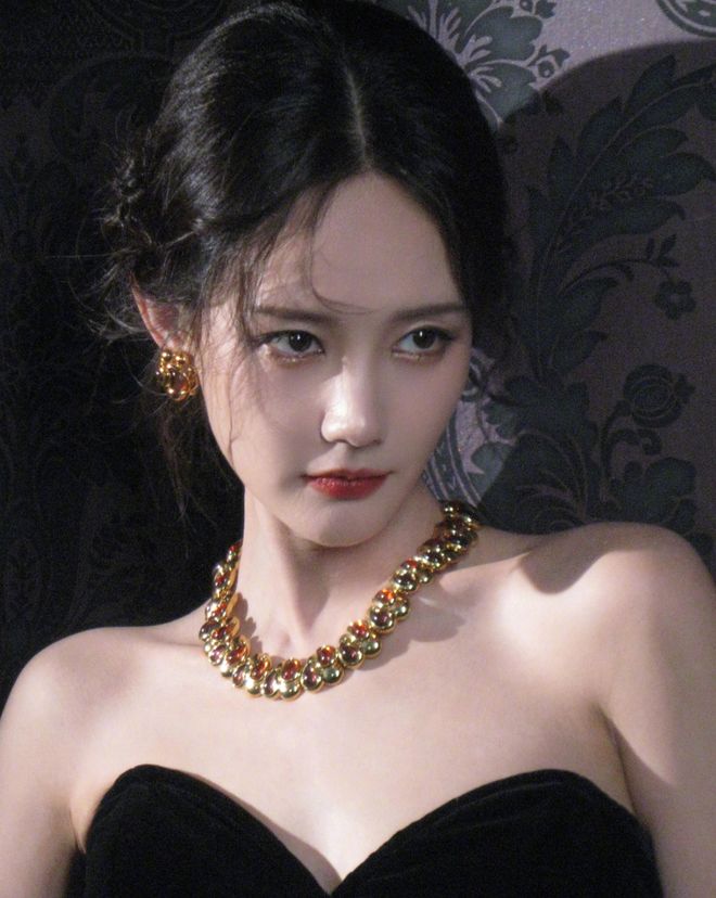 自己旺不了夫！这么会穿这么美谁能不爱！开元棋牌app李一桐发言：我只能旺我(图1)