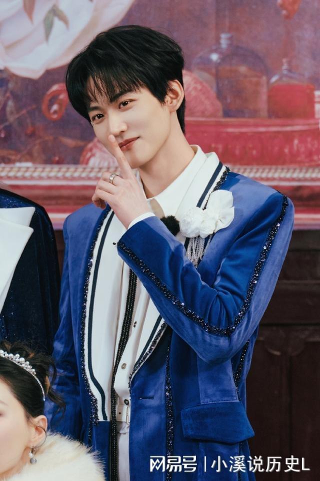 一个！亲爹被爆是老赖1亿欠款还未还ky开元棋牌继黄杨钿甜后嘉行又塌(图22)