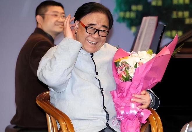 12年原来不止为了家庭李谷一道出真相开元棋牌app59岁宋祖英：退出春晚(图1)