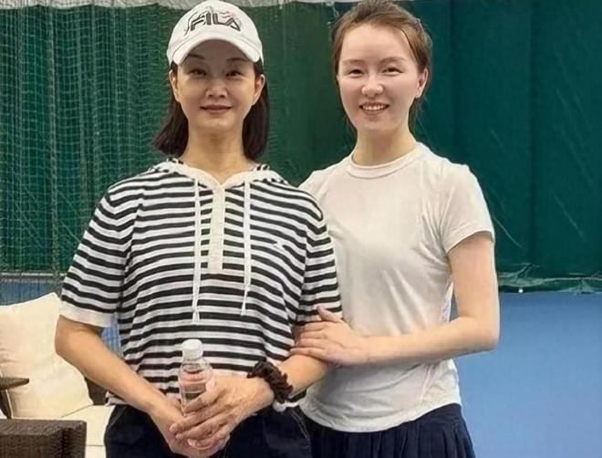 12年原来不止为了家庭李谷一道出真相开元棋牌app59岁宋祖英：退出春晚(图11)