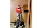 眼！红色T恤搭配牛仔裤笑靥如花绝美开元k